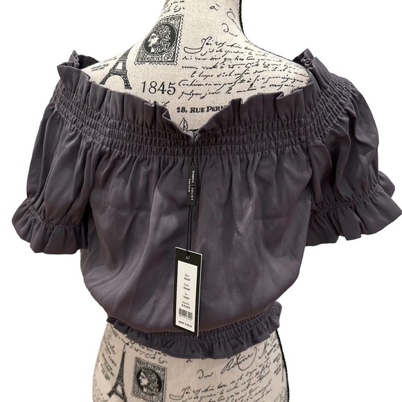 Romeo and Juliet Couture Eggplant Off Shoulder Ruffle Crop Blouse US Small - Picture 4 of 8